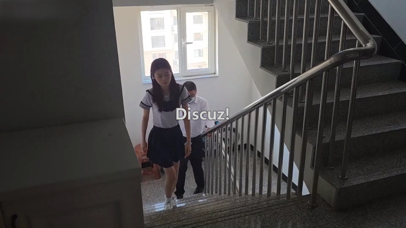 一往情深 迷晕私拍 被尾随的女学生【上下[00_00_05][20260503-002602].png